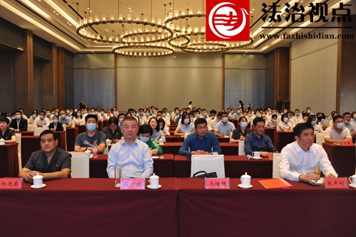 为企业量身打造“法治大餐”——“沂法为民”宣讲团走进三众集团