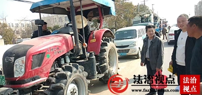 郯城县农业农村局农机中心工作人员到杨集镇开展农机更新补贴工作