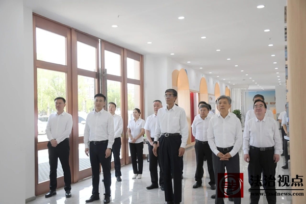 中国关工委常务副主任鲁勇一行到彭李街道调研