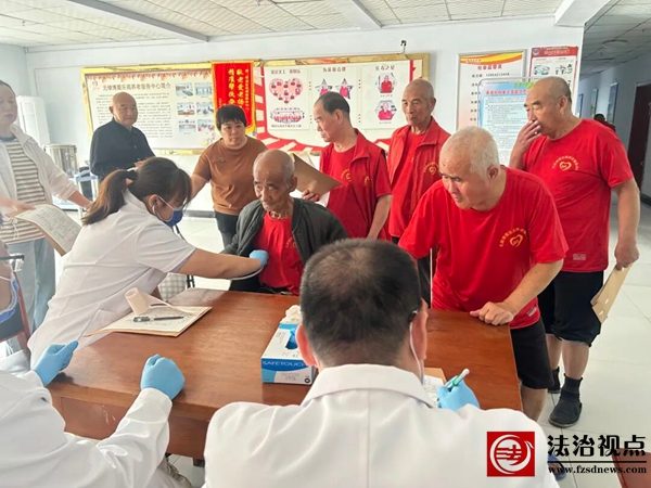 无棣县人民医院志愿服务队走进海丰街道开展免费健康体检活动