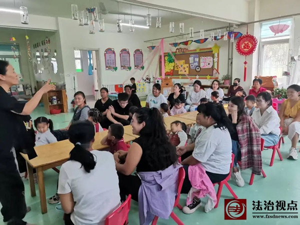 商店镇计生协“向日葵亲子小屋”家长课堂：爱的传递就是最好的教育