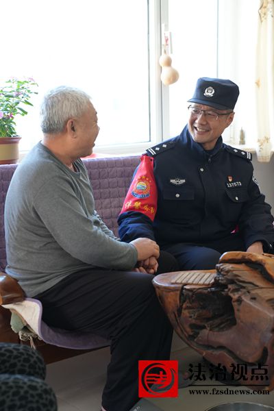 殷文隆：铁脚板踏出 “三区”枫桥路.jpg