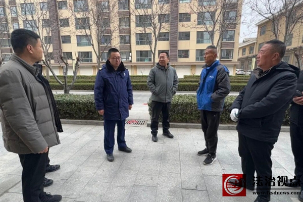 海丰街道联合多部门开展楼道乱堆乱放整治行动