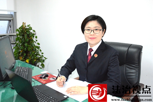 黄莹.jpg
